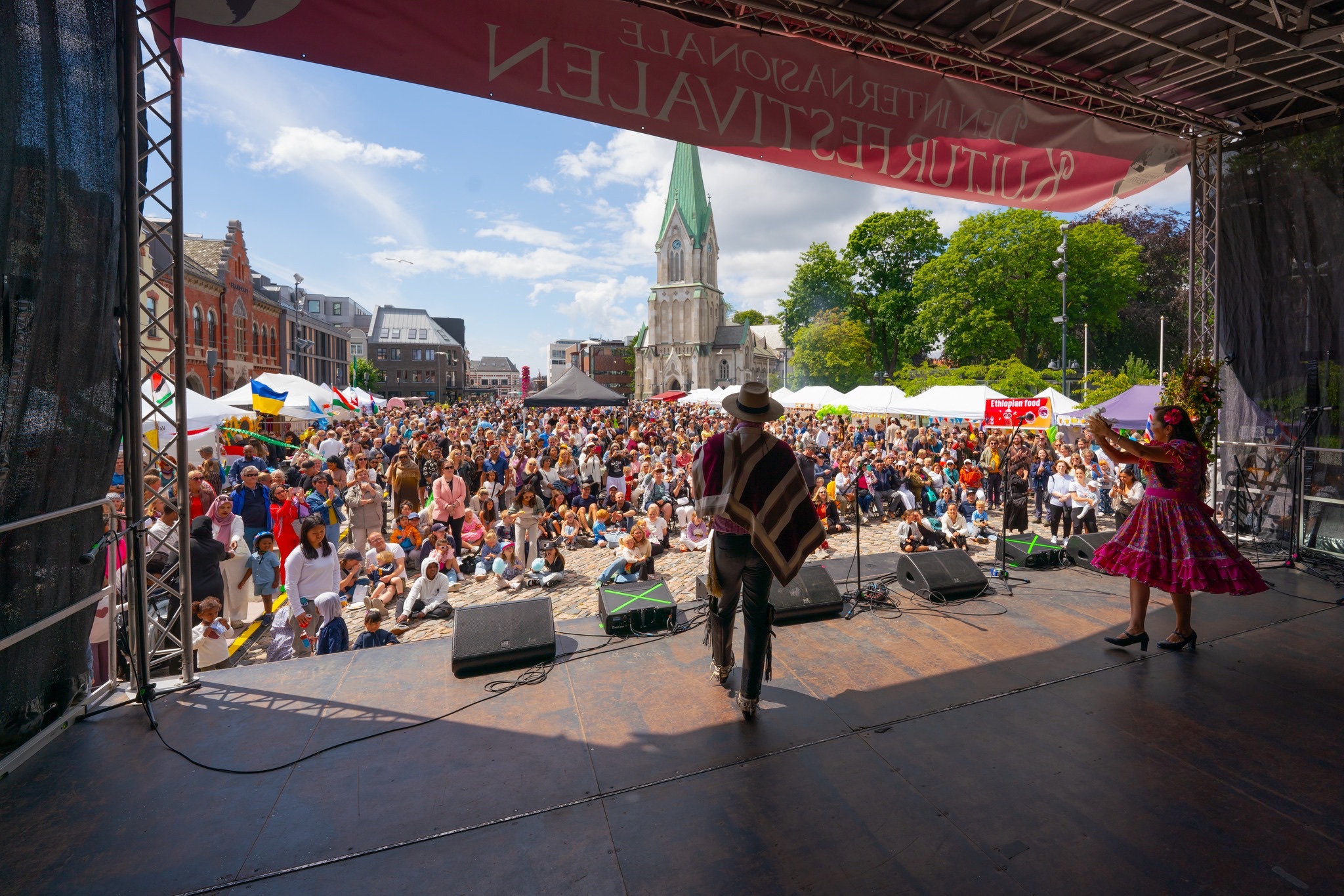 Folkeliv under Den internasjonale kulturfestivalen i Kristiansand
